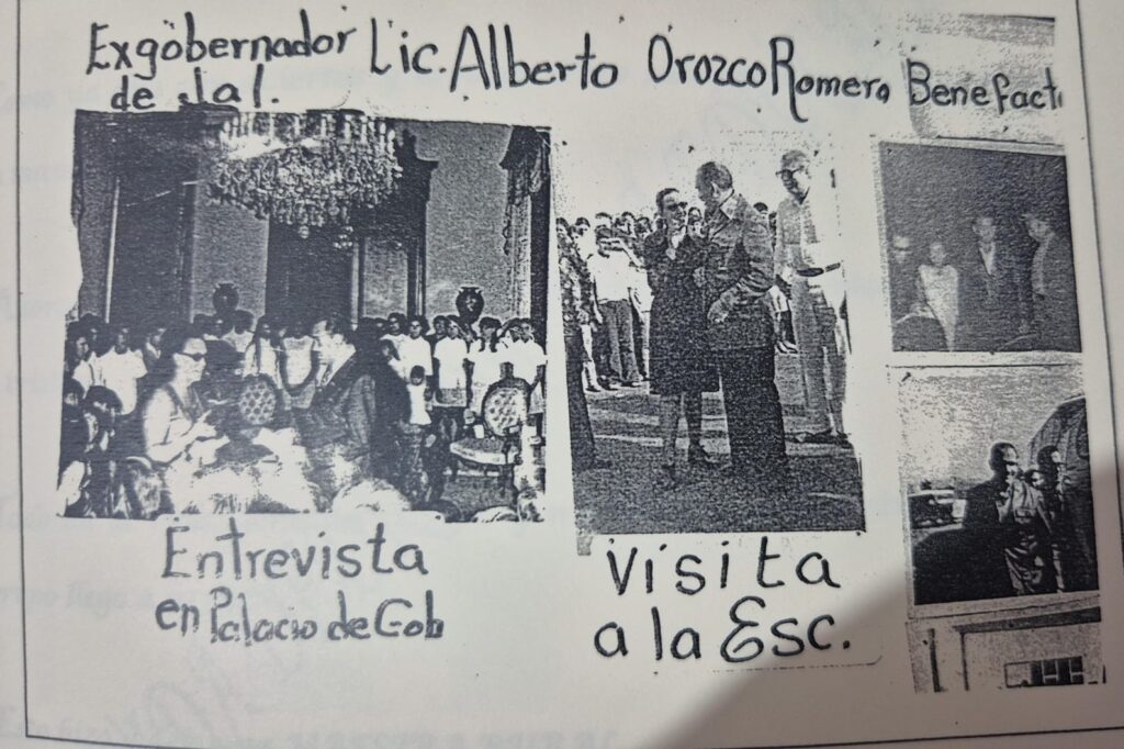  Del gobernador Alberto Orozco Romero, La Prieta Aguirre recibió mucho apoyo para sus escuelas. Aqui en estas fotos con notas de su puño y letra aparecen varios encuentros con el mandatario