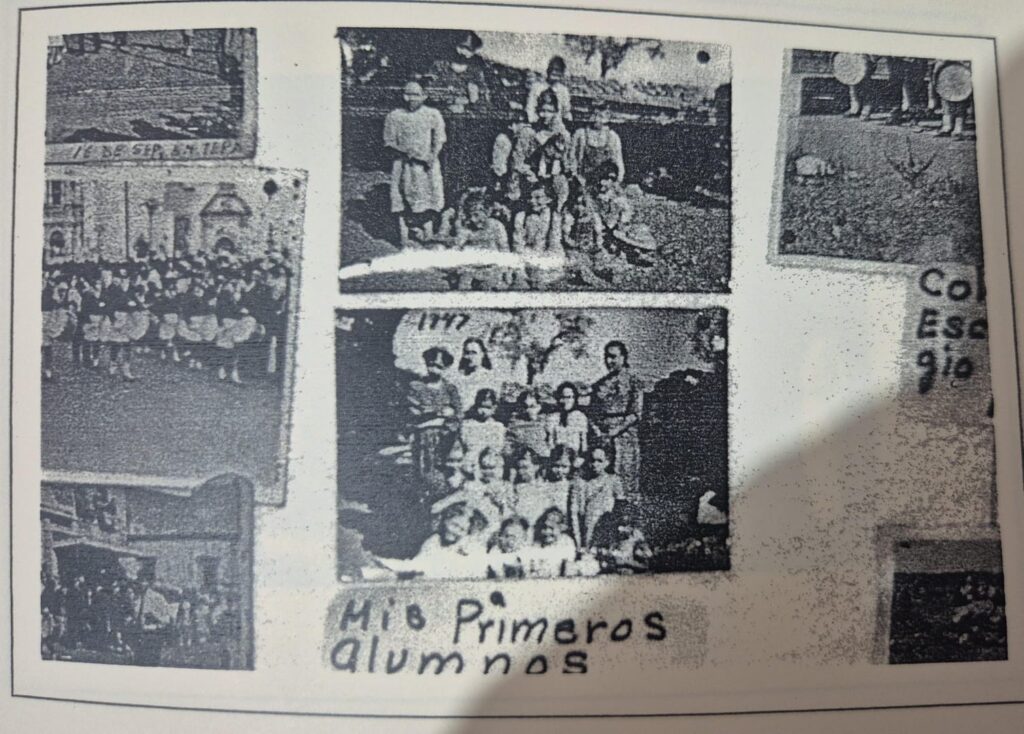 Primeros alumnos de  La Prieta Aguirre en 1947. Ahi se percibe la información de puño y letra de la legendaria maestra